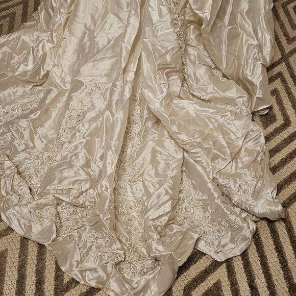 Stephen Yearick Ivory Strapless Wedding Dress 6 - Picture 5 of 12